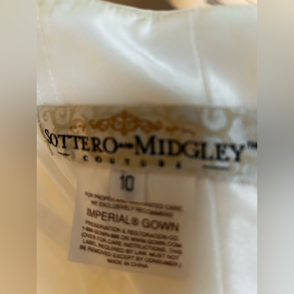 Maggie wedding dress size 10 for sale - Picture 4 of 4